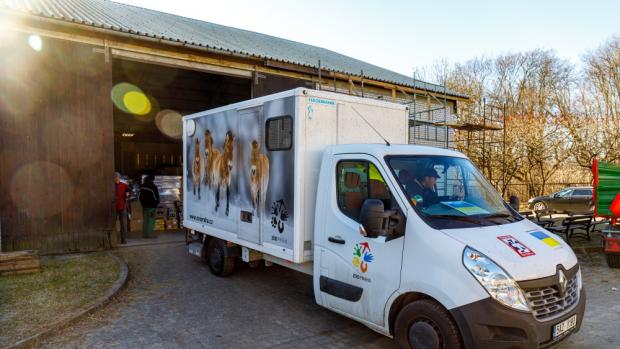 Vykládka ve varšavské zoo. Foto: Miroslav Bobek, Zoo Praha