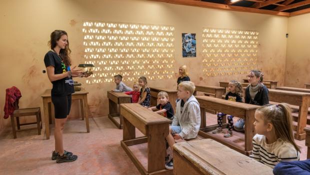 Školní třída v novém pavilonu poskytuje skvělý prostor pro oblíbené výukové programy, příměstské tábory či dětské zookroužky a zooškoly. Foto: Petr Hamerník, Zoo Praha