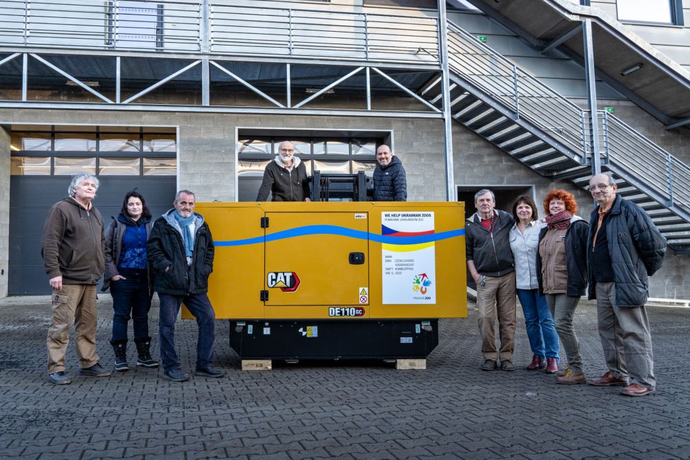 Dieselagregát určený pro Zoo Mykolajiv před transportem na Ukrajinu. Foto: Oliver Le Que, Zoo Praha