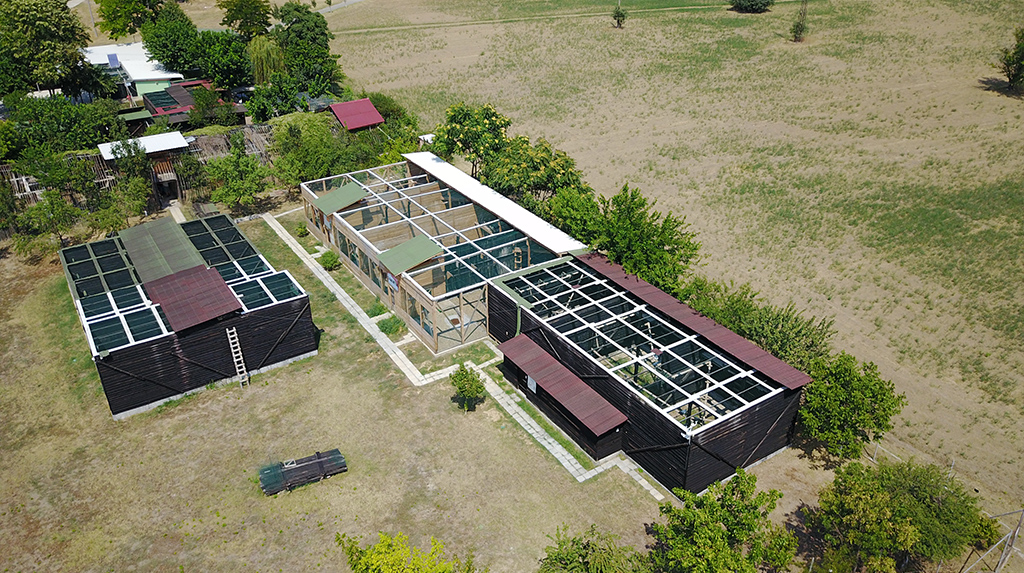 Chovné voliéry v záchranné stanici ve Staré Zagoře, jejichž výstavbu jsme podpořili. Foto: Ivajlo Klisurov