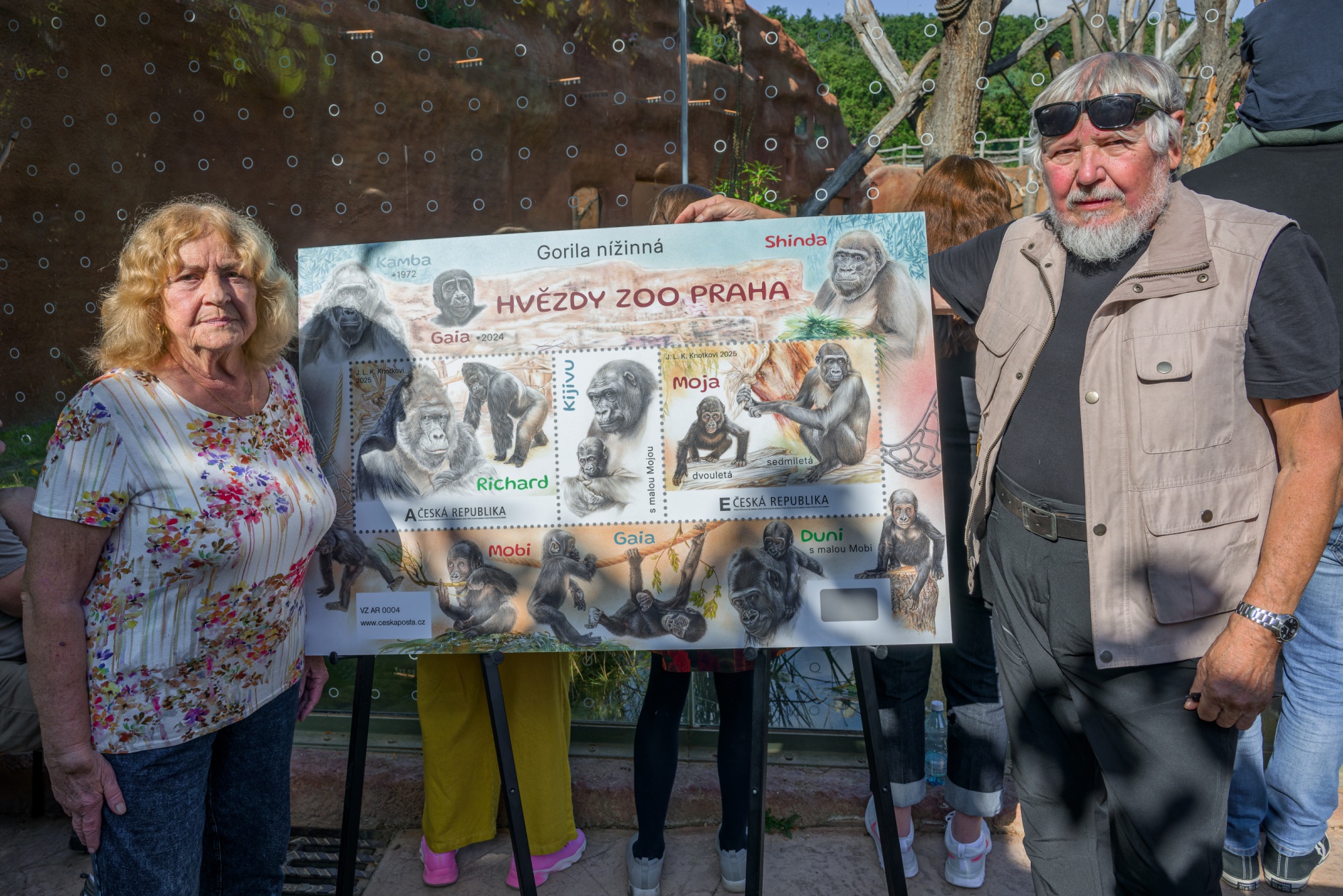 Libuše and Jaromír Knotek designed the postage stamps. They said it was difficult to capture each animal’s individual features; however, they are satisfied with the result. This was confirmed by the head primate breeder, Martin Vojáček, who readily recognised the gorillas on the stamps. Photo: Petr Hamerník, Prague Zoo