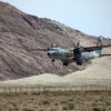 Přistání armádního letounu CASA na letišti v Bulgan Sumu. Foto Zoo Praha